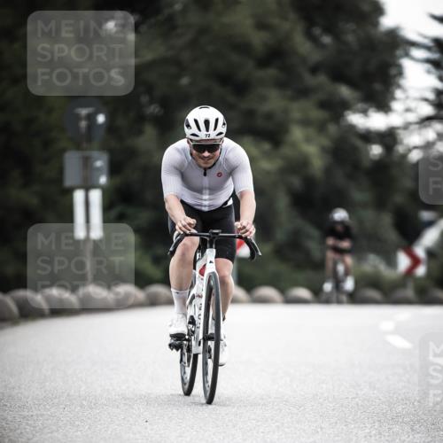 21.06.2026 - 29. Vierlanden-Triathlon H.Heesch http://msf.ph/oto/9908567 21.06.2026 09:25:55 Radfahren 72, 294 meine-sportfotos.de