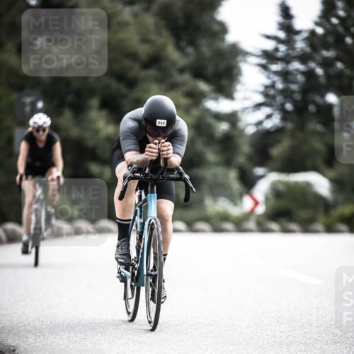 21.06.2026 - 29. Vierlanden-Triathlon H.Heesch http://msf.ph/oto/9908572 21.06.2026 11:52:00 Radfahren 92, 249, 717, 755 meine-sportfotos.de