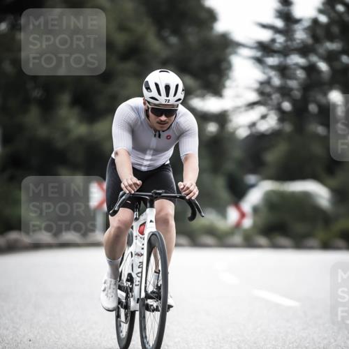 21.06.2026 - 29. Vierlanden-Triathlon H.Heesch http://msf.ph/oto/9908589 21.06.2026 09:25:56 Radfahren 72, 294 meine-sportfotos.de