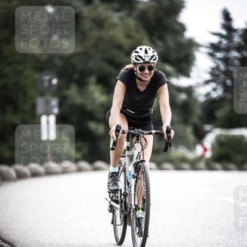 21.06.2026 - 29. Vierlanden-Triathlon H.Heesch http://msf.ph/oto/9908593 21.06.2026 11:52:02 Radfahren 249, 717, 755 meine-sportfotos.de