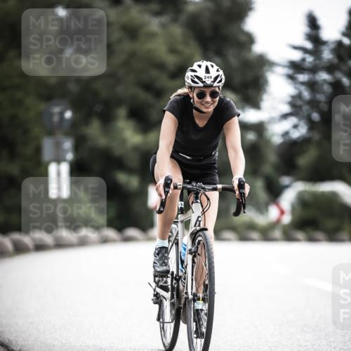 21.06.2026 - 29. Vierlanden-Triathlon H.Heesch http://msf.ph/oto/9908596 21.06.2026 11:52:02 Radfahren 249, 717, 755 meine-sportfotos.de