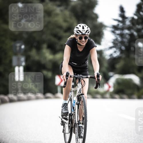 21.06.2026 - 29. Vierlanden-Triathlon H.Heesch http://msf.ph/oto/9908599 21.06.2026 11:52:02 Radfahren 249, 717, 755 meine-sportfotos.de