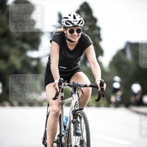 21.06.2026 - 29. Vierlanden-Triathlon H.Heesch http://msf.ph/oto/9908624 21.06.2026 11:52:03 Radfahren 249, 717, 755 meine-sportfotos.de