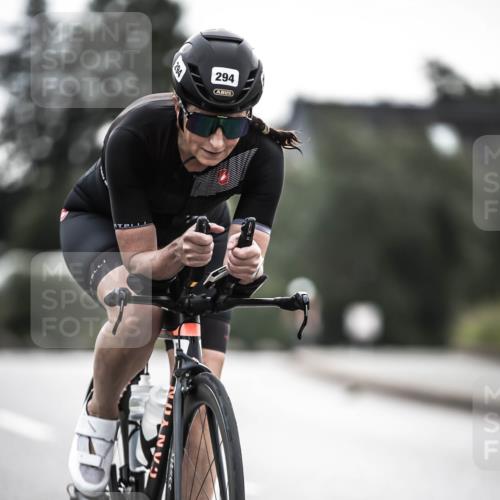 21.06.2026 - 29. Vierlanden-Triathlon H.Heesch http://msf.ph/oto/9908693 21.06.2026 09:26:01 Radfahren 260, 294 meine-sportfotos.de