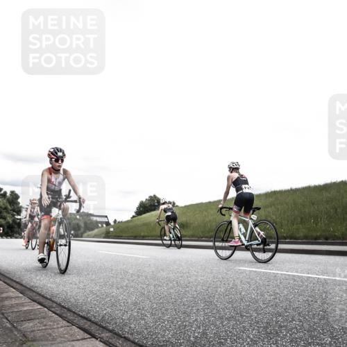 21.06.2026 - 29. Vierlanden-Triathlon H.Heesch http://msf.ph/oto/9908782 21.06.2026 14:47:10 Radfahren 1270, 1277 meine-sportfotos.de