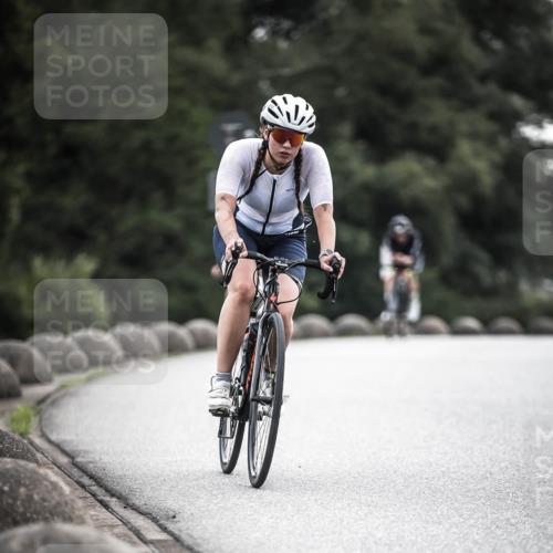 21.06.2026 - 29. Vierlanden-Triathlon H.Heesch http://msf.ph/oto/9908826 21.06.2026 09:26:21 Radfahren 55, 78, 106, 269 meine-sportfotos.de