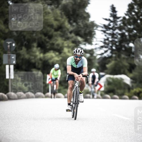 21.06.2026 - 29. Vierlanden-Triathlon H.Heesch http://msf.ph/oto/9908873 21.06.2026 11:52:48 Radfahren 256, 639, 729, 758, 796 meine-sportfotos.de