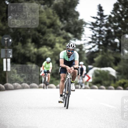 21.06.2026 - 29. Vierlanden-Triathlon H.Heesch http://msf.ph/oto/9908876 21.06.2026 11:52:48 Radfahren 256, 639, 729, 758, 796 meine-sportfotos.de