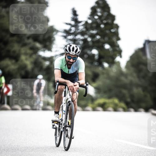 21.06.2026 - 29. Vierlanden-Triathlon H.Heesch http://msf.ph/oto/9908909 21.06.2026 11:52:49 Radfahren 256, 639, 729, 758, 796 meine-sportfotos.de