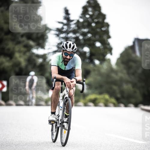 21.06.2026 - 29. Vierlanden-Triathlon H.Heesch http://msf.ph/oto/9908912 21.06.2026 11:52:49 Radfahren 256, 639, 729, 758, 796 meine-sportfotos.de