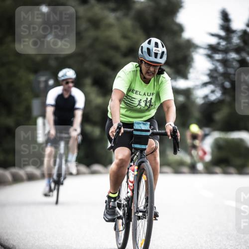 21.06.2026 - 29. Vierlanden-Triathlon H.Heesch http://msf.ph/oto/9908936 21.06.2026 11:52:53 Radfahren 256, 729, 758, 760, 796, 802 meine-sportfotos.de