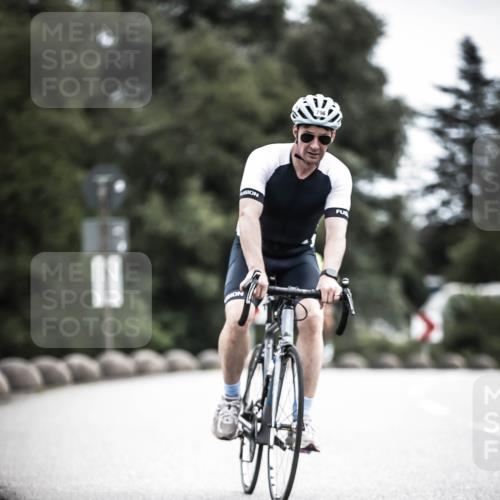 21.06.2026 - 29. Vierlanden-Triathlon H.Heesch http://msf.ph/oto/9908960 21.06.2026 11:52:54 Radfahren 256, 758, 760, 796, 802 meine-sportfotos.de