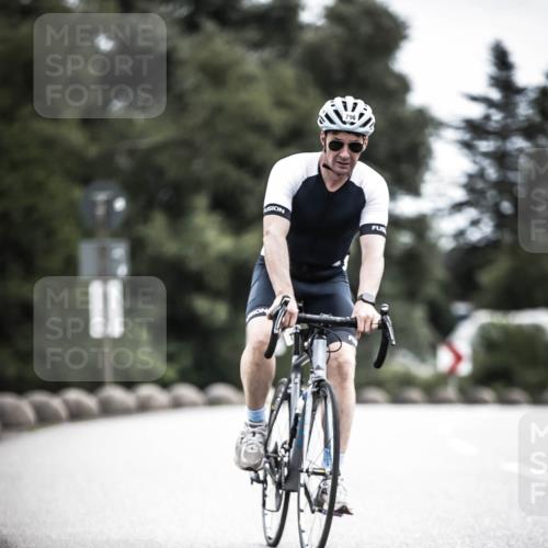 21.06.2026 - 29. Vierlanden-Triathlon H.Heesch http://msf.ph/oto/9908963 21.06.2026 11:52:54 Radfahren 256, 758, 760, 796, 802 meine-sportfotos.de