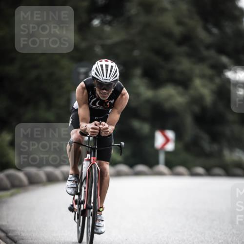 21.06.2026 - 29. Vierlanden-Triathlon H.Heesch http://msf.ph/oto/9909024 21.06.2026 09:27:09 Radfahren 27, 84, 169, 198 meine-sportfotos.de