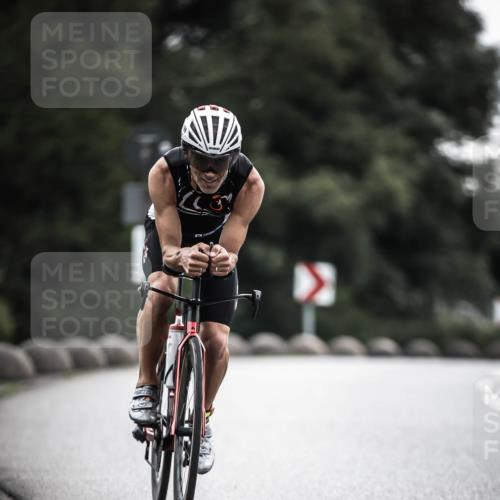 21.06.2026 - 29. Vierlanden-Triathlon H.Heesch http://msf.ph/oto/9909027 21.06.2026 09:27:09 Radfahren 27, 84, 169, 198 meine-sportfotos.de