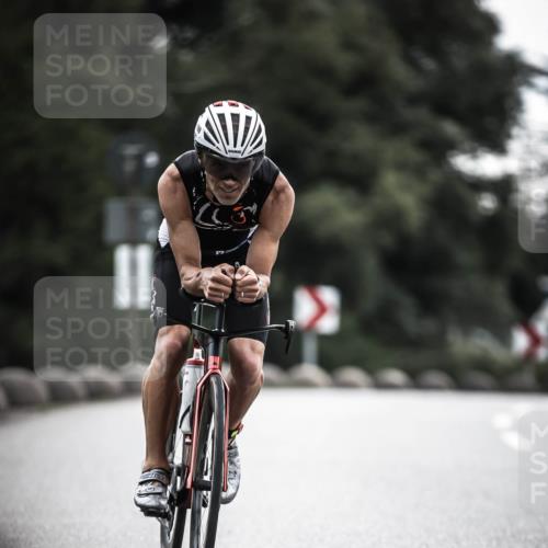21.06.2026 - 29. Vierlanden-Triathlon H.Heesch http://msf.ph/oto/9909032 21.06.2026 09:27:09 Radfahren 27, 84, 169, 198 meine-sportfotos.de