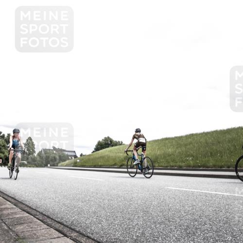 21.06.2026 - 29. Vierlanden-Triathlon H.Heesch http://msf.ph/oto/9909060 21.06.2026 14:53:35 Radfahren  meine-sportfotos.de