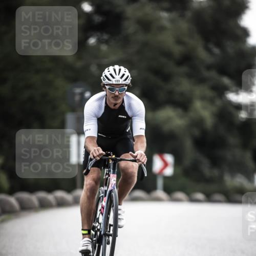 21.06.2026 - 29. Vierlanden-Triathlon H.Heesch http://msf.ph/oto/9909115 21.06.2026 09:27:23 Radfahren 56, 69, 86, 103, 130, 139, 157 meine-sportfotos.de