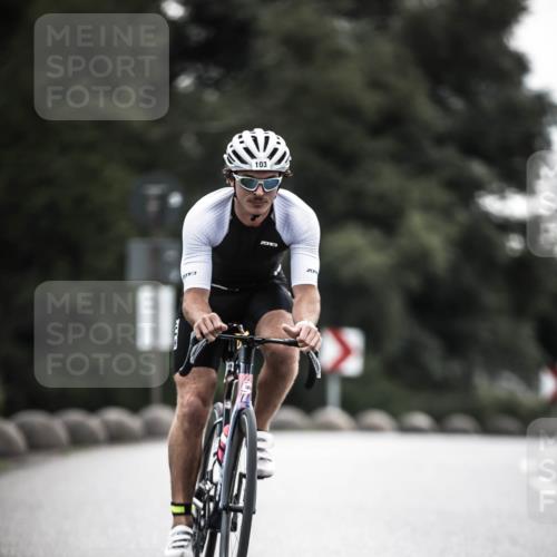 21.06.2026 - 29. Vierlanden-Triathlon H.Heesch http://msf.ph/oto/9909118 21.06.2026 09:27:23 Radfahren 56, 69, 86, 103, 130, 139, 157 meine-sportfotos.de