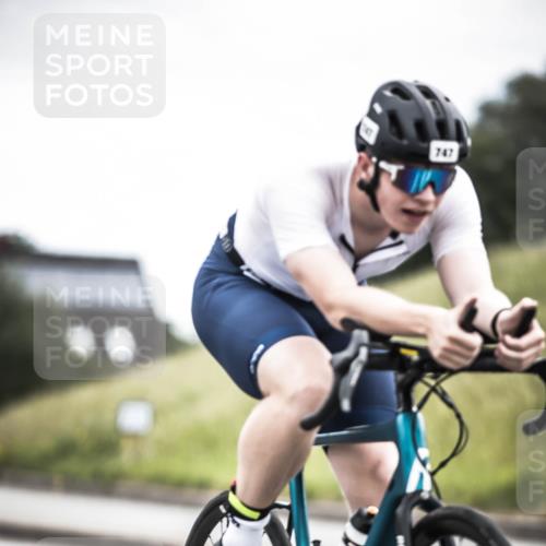 21.06.2026 - 29. Vierlanden-Triathlon H.Heesch http://msf.ph/oto/9909123 21.06.2026 11:53:21 Radfahren 265, 707, 747, 772 meine-sportfotos.de