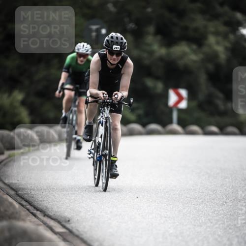 21.06.2026 - 29. Vierlanden-Triathlon H.Heesch http://msf.ph/oto/9909143 21.06.2026 09:27:42 Radfahren 135, 243, 259 meine-sportfotos.de