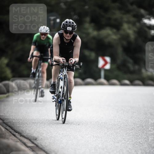 21.06.2026 - 29. Vierlanden-Triathlon H.Heesch http://msf.ph/oto/9909146 21.06.2026 09:27:42 Radfahren 135, 243, 259 meine-sportfotos.de
