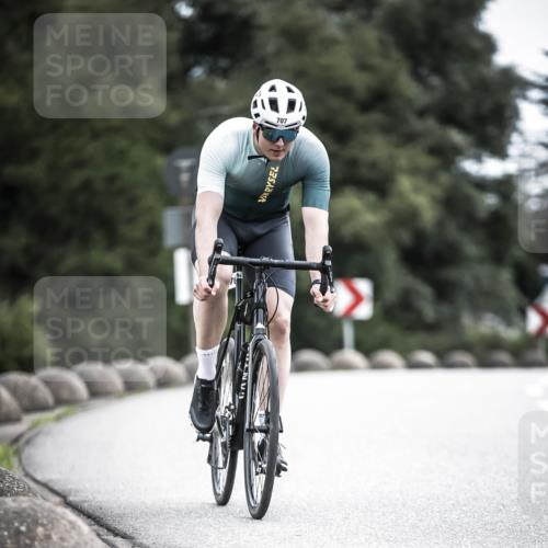 21.06.2026 - 29. Vierlanden-Triathlon H.Heesch http://msf.ph/oto/9909151 21.06.2026 11:53:28 Radfahren 707, 779, 783, 821 meine-sportfotos.de
