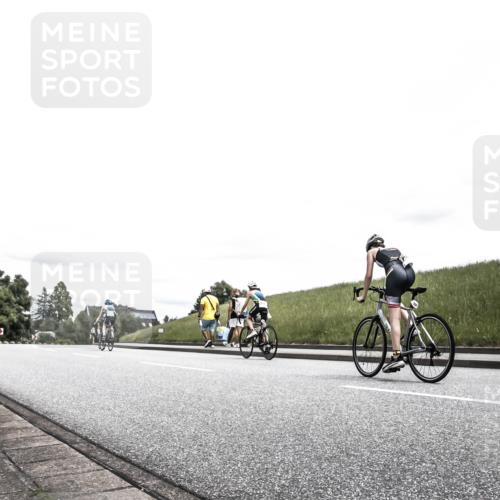 21.06.2026 - 29. Vierlanden-Triathlon H.Heesch http://msf.ph/oto/9909171 21.06.2026 14:55:42 Radfahren  meine-sportfotos.de