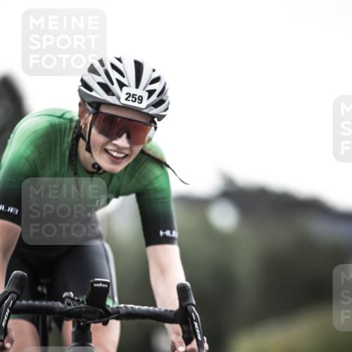21.06.2026 - 29. Vierlanden-Triathlon H.Heesch http://msf.ph/oto/9909189 21.06.2026 09:27:45 Radfahren 135, 161, 243, 259 meine-sportfotos.de