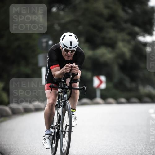21.06.2026 - 29. Vierlanden-Triathlon H.Heesch http://msf.ph/oto/9909258 21.06.2026 09:27:57 Radfahren 83, 99, 219 meine-sportfotos.de