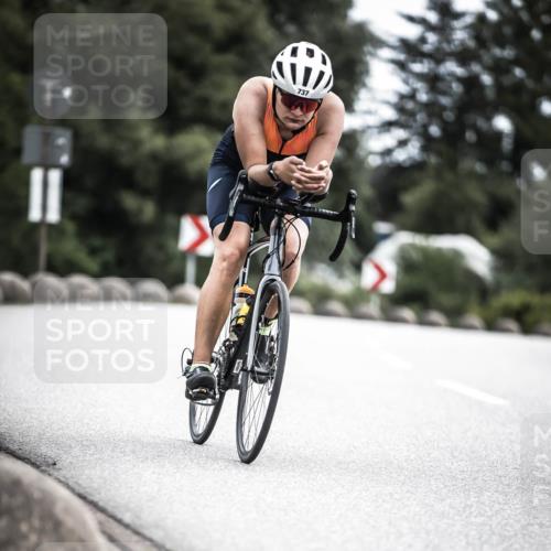 21.06.2026 - 29. Vierlanden-Triathlon H.Heesch http://msf.ph/oto/9909300 21.06.2026 11:53:44 Radfahren 737, 761, 844 meine-sportfotos.de