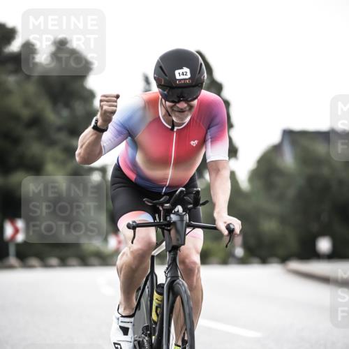 21.06.2026 - 29. Vierlanden-Triathlon H.Heesch http://msf.ph/oto/9909390 21.06.2026 09:29:14 Radfahren 5, 142, 181, 195 meine-sportfotos.de