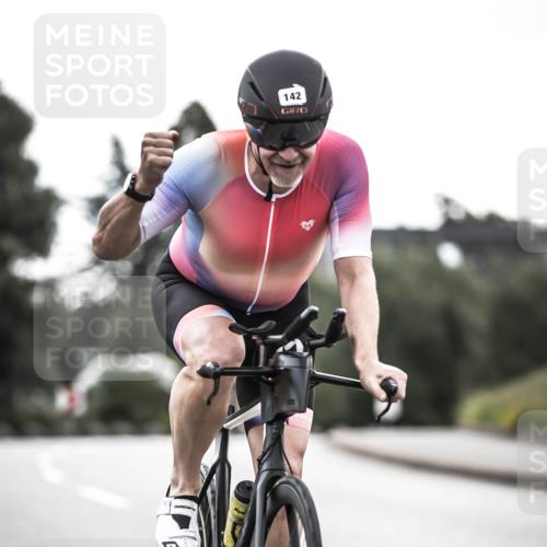 21.06.2026 - 29. Vierlanden-Triathlon H.Heesch http://msf.ph/oto/9909399 21.06.2026 09:29:14 Radfahren 5, 142, 181, 195 meine-sportfotos.de