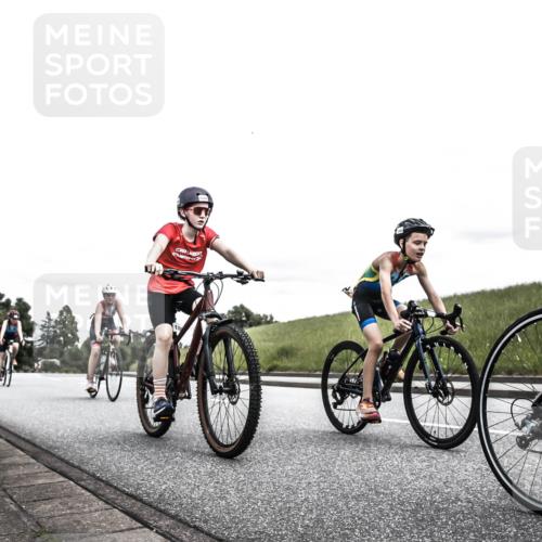 21.06.2026 - 29. Vierlanden-Triathlon H.Heesch http://msf.ph/oto/9909408 21.06.2026 14:57:06 Radfahren 1302, 1322, 1334 meine-sportfotos.de