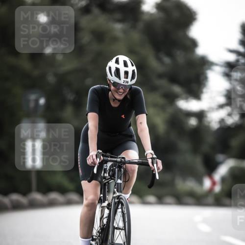 21.06.2026 - 29. Vierlanden-Triathlon H.Heesch http://msf.ph/oto/9909425 21.06.2026 09:29:23 Radfahren 141, 156, 236 meine-sportfotos.de
