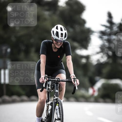 21.06.2026 - 29. Vierlanden-Triathlon H.Heesch http://msf.ph/oto/9909429 21.06.2026 09:29:23 Radfahren 141, 156, 236 meine-sportfotos.de