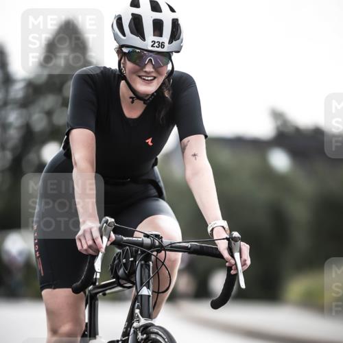 21.06.2026 - 29. Vierlanden-Triathlon H.Heesch http://msf.ph/oto/9909458 21.06.2026 09:29:24 Radfahren 141, 156, 236 meine-sportfotos.de