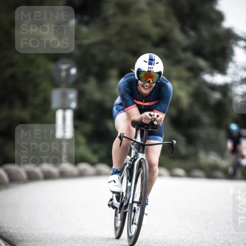 21.06.2026 - 29. Vierlanden-Triathlon H.Heesch http://msf.ph/oto/9909505 21.06.2026 11:54:35 Radfahren 247, 667, 672 meine-sportfotos.de