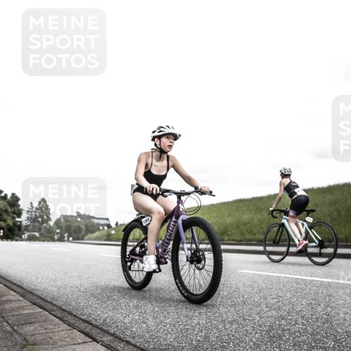 21.06.2026 - 29. Vierlanden-Triathlon H.Heesch http://msf.ph/oto/9909532 21.06.2026 14:58:17 Radfahren 1303 meine-sportfotos.de