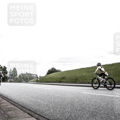 21.06.2026 - 29. Vierlanden-Triathlon H.Heesch http://msf.ph/oto/9909553 21.06.2026 14:58:47 Radfahren 1320, 1321 meine-sportfotos.de
