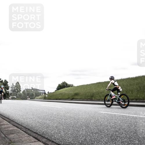 21.06.2026 - 29. Vierlanden-Triathlon H.Heesch http://msf.ph/oto/9909555 21.06.2026 14:58:47 Radfahren 1320, 1321 meine-sportfotos.de