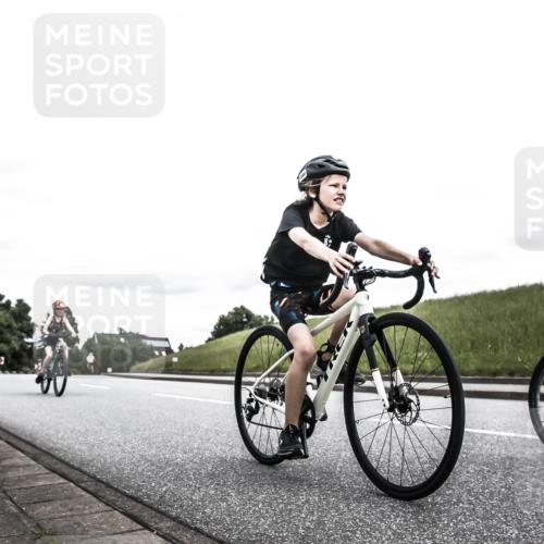 21.06.2026 - 29. Vierlanden-Triathlon H.Heesch http://msf.ph/oto/9909609 21.06.2026 14:59:57 Radfahren 1298, 1308, 1310 meine-sportfotos.de