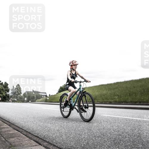 21.06.2026 - 29. Vierlanden-Triathlon H.Heesch http://msf.ph/oto/9909611 21.06.2026 14:59:58 Radfahren 1298, 1308, 1310 meine-sportfotos.de
