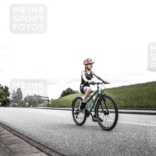 21.06.2026 - 29. Vierlanden-Triathlon H.Heesch http://msf.ph/oto/9909613 21.06.2026 14:59:58 Radfahren 1298, 1308, 1310 meine-sportfotos.de
