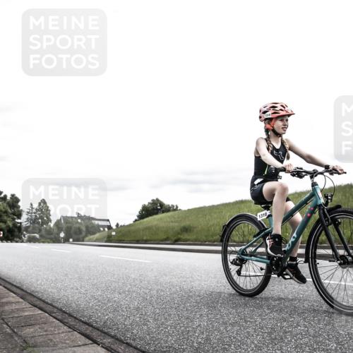 21.06.2026 - 29. Vierlanden-Triathlon H.Heesch http://msf.ph/oto/9909617 21.06.2026 14:59:59 Radfahren 1308, 1310 meine-sportfotos.de