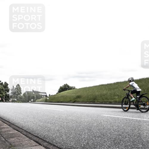 21.06.2026 - 29. Vierlanden-Triathlon H.Heesch http://msf.ph/oto/9909621 21.06.2026 15:00:01 Radfahren  meine-sportfotos.de