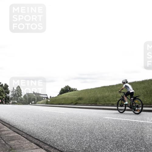 21.06.2026 - 29. Vierlanden-Triathlon H.Heesch http://msf.ph/oto/9909623 21.06.2026 15:00:01 Radfahren  meine-sportfotos.de