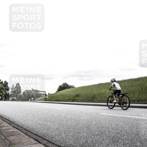 21.06.2026 - 29. Vierlanden-Triathlon H.Heesch http://msf.ph/oto/9909625 21.06.2026 15:00:01 Radfahren  meine-sportfotos.de