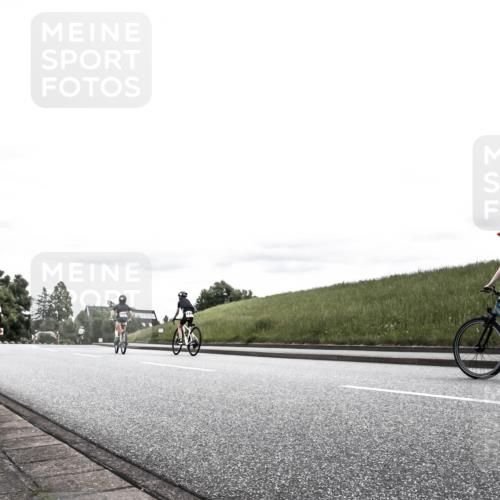21.06.2026 - 29. Vierlanden-Triathlon H.Heesch http://msf.ph/oto/9909650 21.06.2026 15:00:08 Radfahren 1316 meine-sportfotos.de