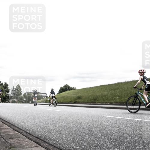 21.06.2026 - 29. Vierlanden-Triathlon H.Heesch http://msf.ph/oto/9909652 21.06.2026 15:00:08 Radfahren 1316 meine-sportfotos.de